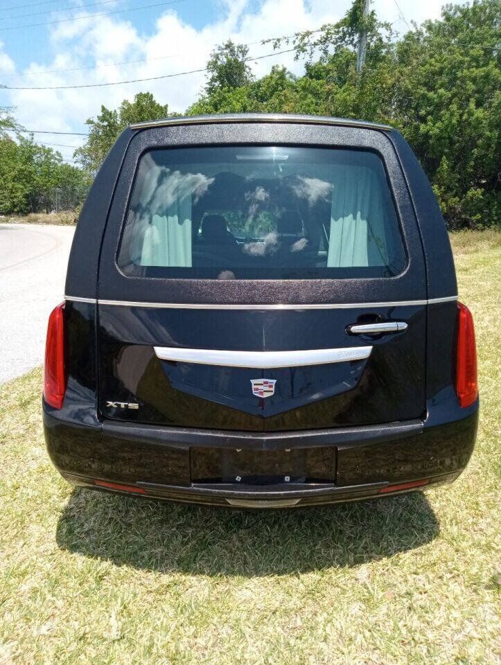 Used 2017 Cadillac XTS FWD image 4