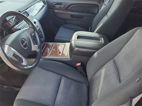 Used 2011 GMC Yukon SLE w/ Suspension Package, Off-Road image 9