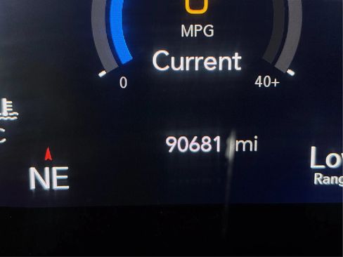 Used 2022 Chrysler Pacifica Touring-L FWD image 47