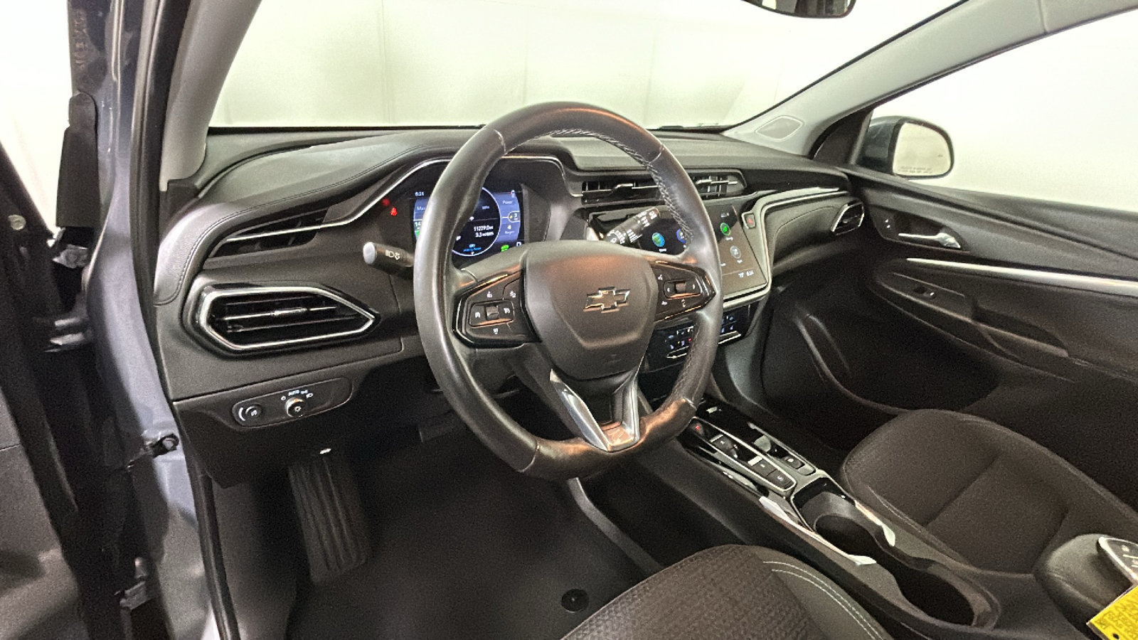 Used 2023 Chevrolet Bolt EUV LT w/ Comfort Package FWD image 16