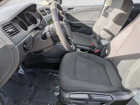Used 2015 Volkswagen Jetta S image 11