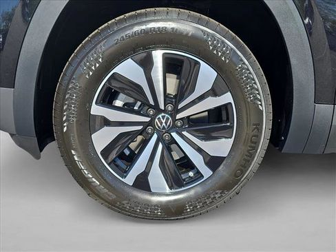 New 2026 Volkswagen Atlas SE FWD image 11