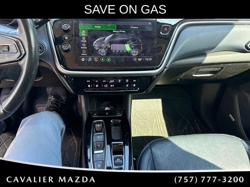 Used 2022 Chevrolet Bolt EUV Premier w/ Sun & Sound Package FWD image 18