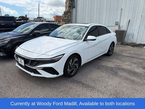 Used 2025 Hyundai Elantra SEL FWD image 1