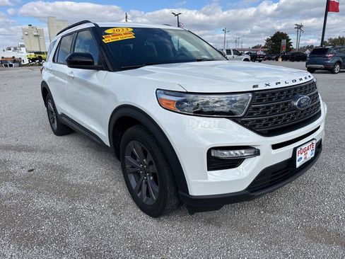 Used 2023 Ford Explorer XLT w/ Equipment Group 202A AWD/4WD image 8