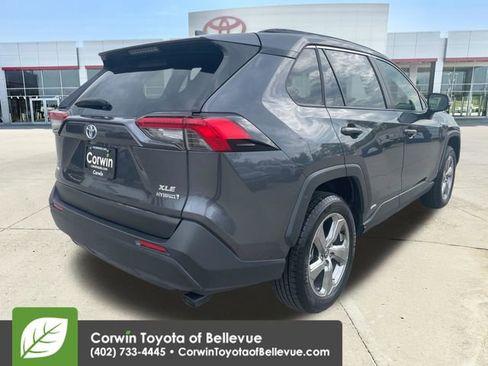 Used 2021 Toyota RAV4 XLE Premium AWD/4WD image 5