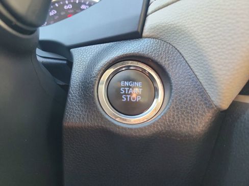 Used 2021 Toyota RAV4 XLE Premium image 26