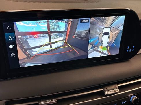 Used 2025 Hyundai Palisade SEL AWD/4WD image 14