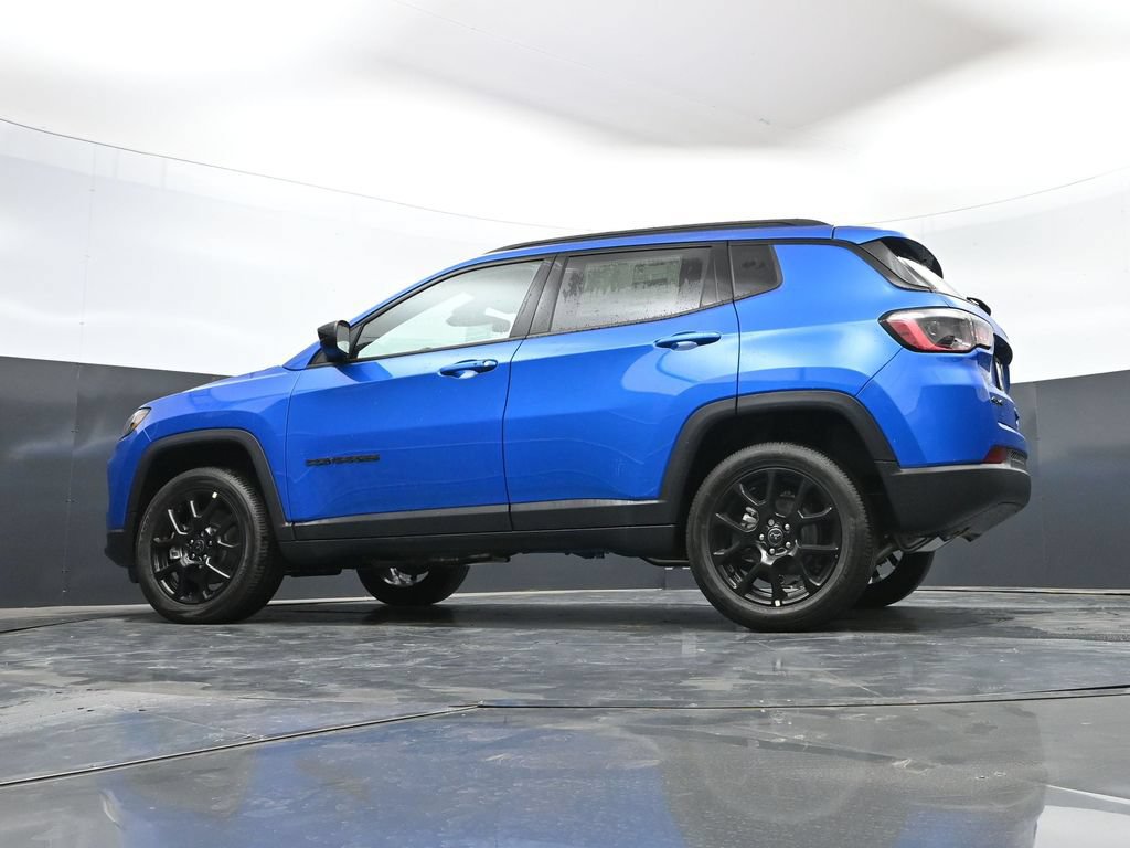 Used 2026 Jeep Compass Latitude AWD/4WD image 50