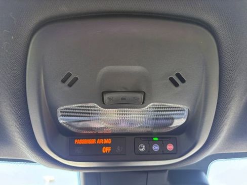 Used 2025 Buick Envista Preferred w/ Convenience I Package FWD image 21