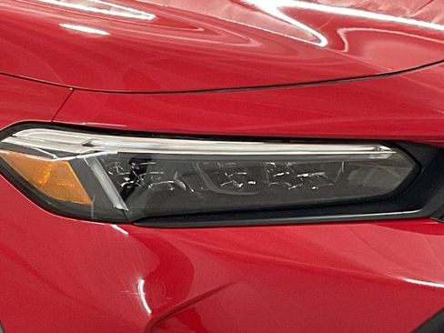 Certified 2025 Honda Civic Sport image 32