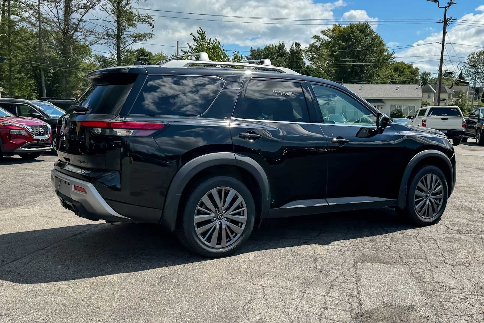 Certified 2024 Nissan Pathfinder SL w/ SL Premium Package AWD/4WD image 3