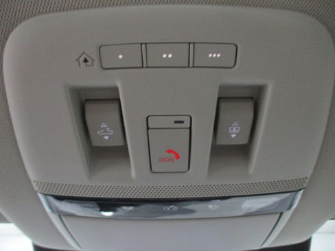 Used 2023 Nissan Ariya AWD image 30