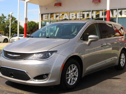 Used 2020 Chrysler Pacifica Touring w/ Advanced Safetytec Group