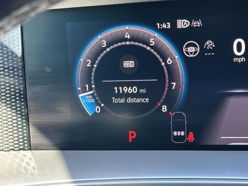 Certified 2025 Volkswagen Tiguan SE image 23