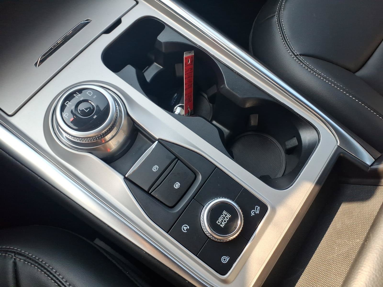 Certified 2024 Ford Explorer XLT w/ Equipment Group 202A AWD/4WD image 20