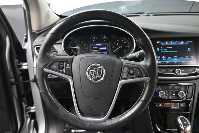 Used 2019 Buick Encore Essence FWD image 12