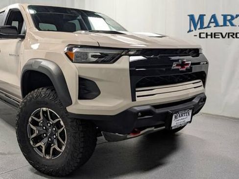 New 2026 Chevrolet Colorado ZR2 w/ Technology Package AWD/4WD image 1