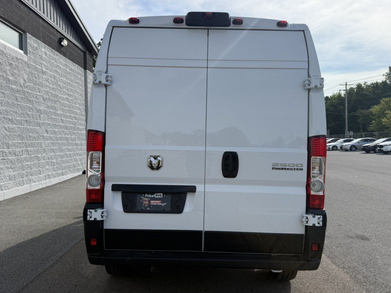 Used 2026 RAM ProMaster 2500 w/ Convenience Group FWD image 6