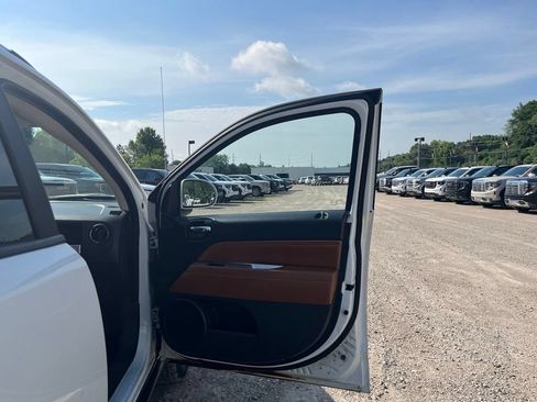 Used 2014 Jeep Compass Limited w/ Sun/Sound Group AWD/4WD image 35