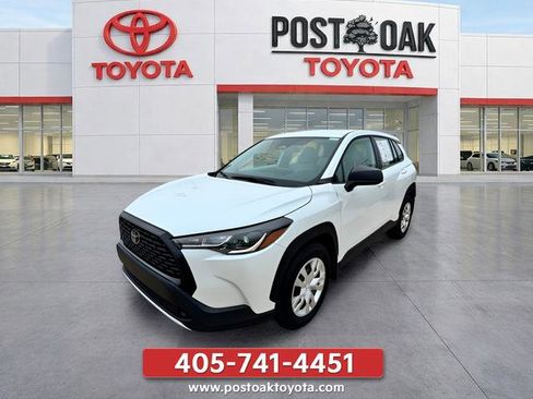 Used 2025 Toyota Corolla Cross L FWD image 4