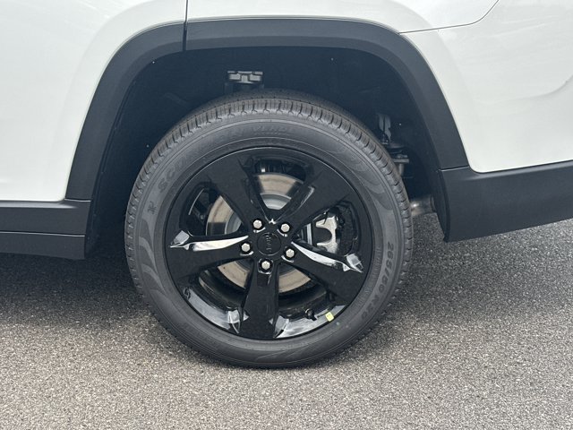 New 2026 Jeep Grand Cherokee L Limited w/ Limited Altitude Package AWD/4WD image 18