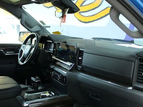 Used 2023 Chevrolet Silverado 1500 LT Trail Boss w/ LPO, Dark Essentials Package image 12