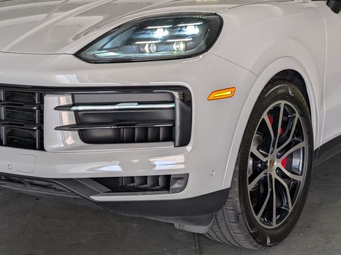 Certified 2024 Porsche Cayenne S AWD/4WD image 13