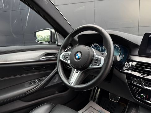 Used 2018 BMW M550i xDrive AWD/4WD image 25
