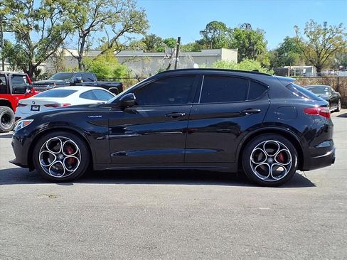 Used 2023 Alfa Romeo Stelvio Veloce image 4