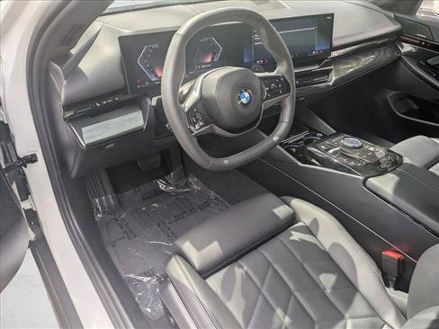 Used 2024 BMW 530i w/ Convenience Package RWD image 9