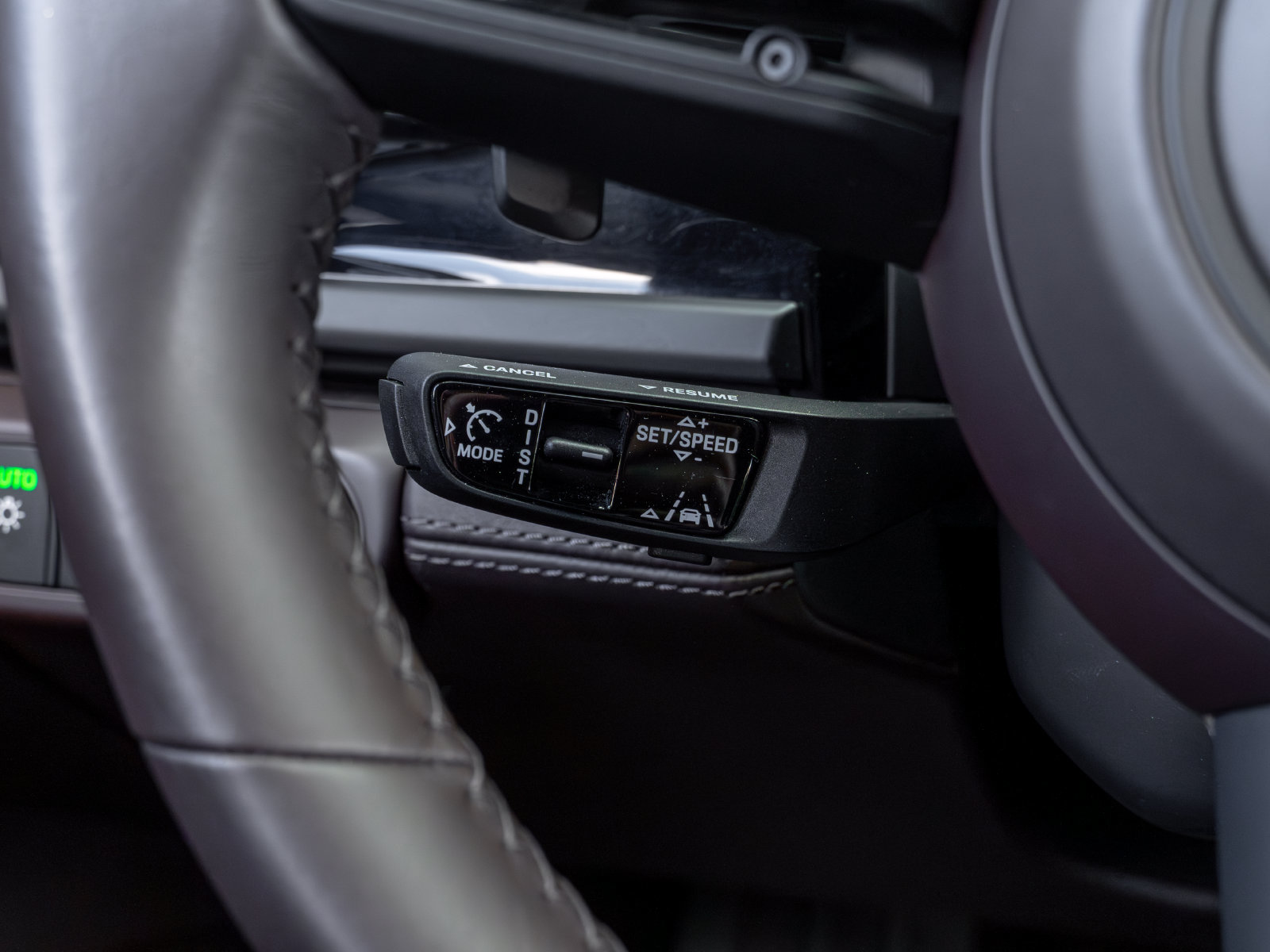 Certified 2024 Porsche Panamera image 32