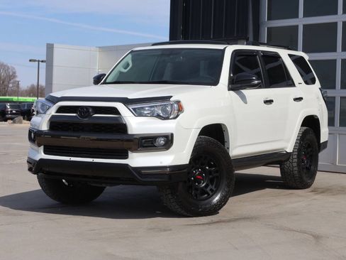 Used 2019 Toyota 4Runner Limited image 3