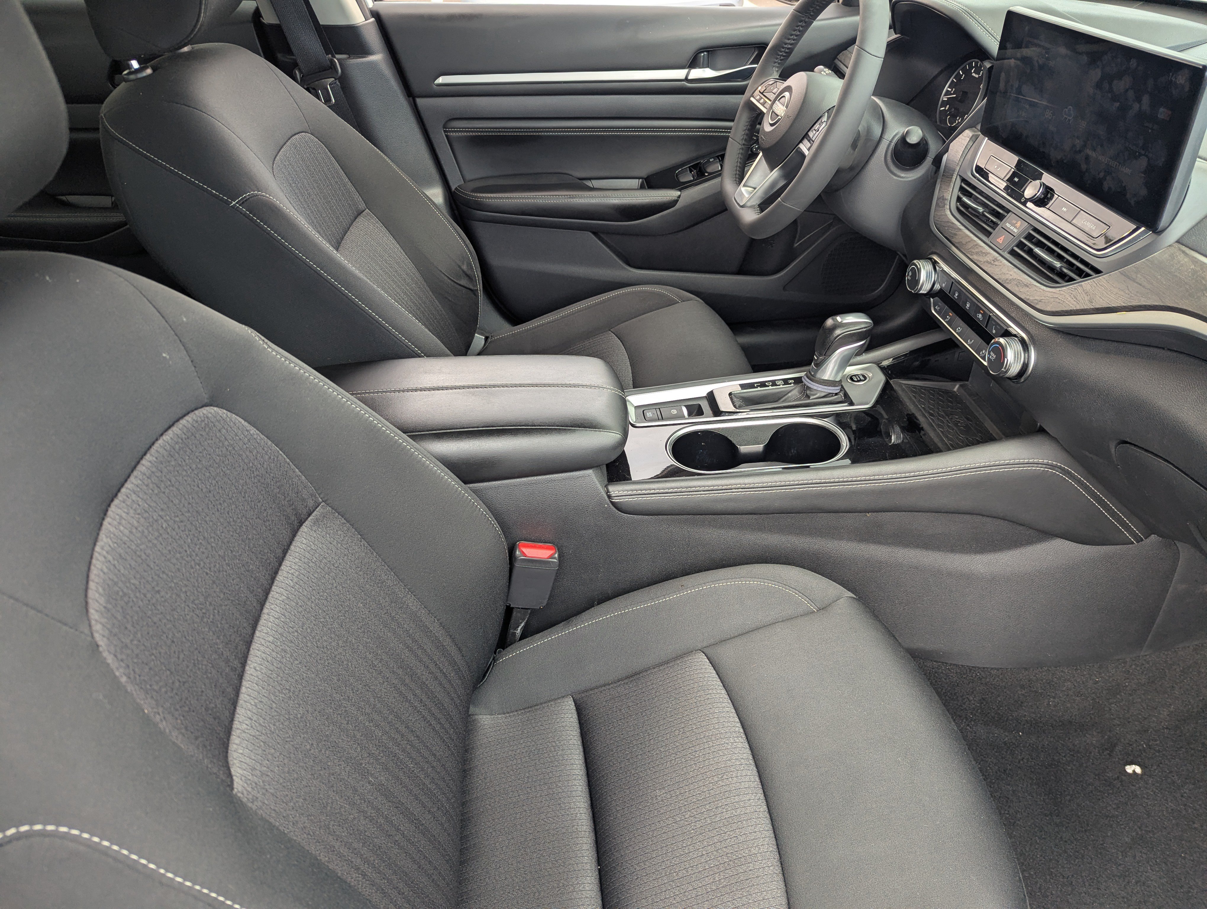 Used 2023 Nissan Altima 2.5 SV w/ SV Premium Package FWD image 11