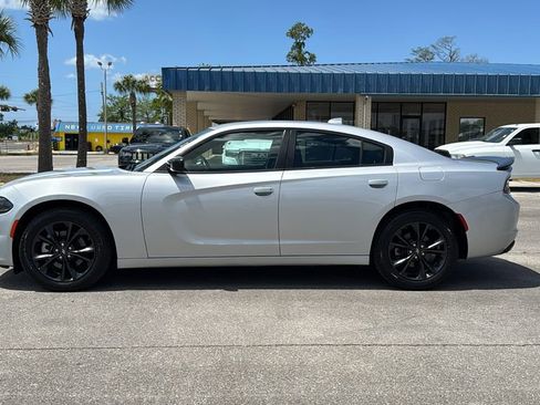 Used 2022 Dodge Charger SXT w/ Blacktop Package image 3