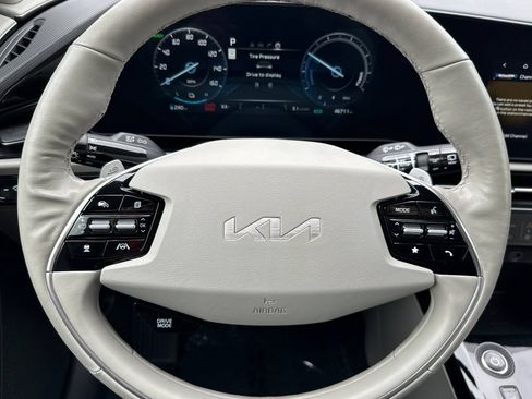 Certified 2023 Kia Niro Wind w/ Wind Preserve Package FWD image 27
