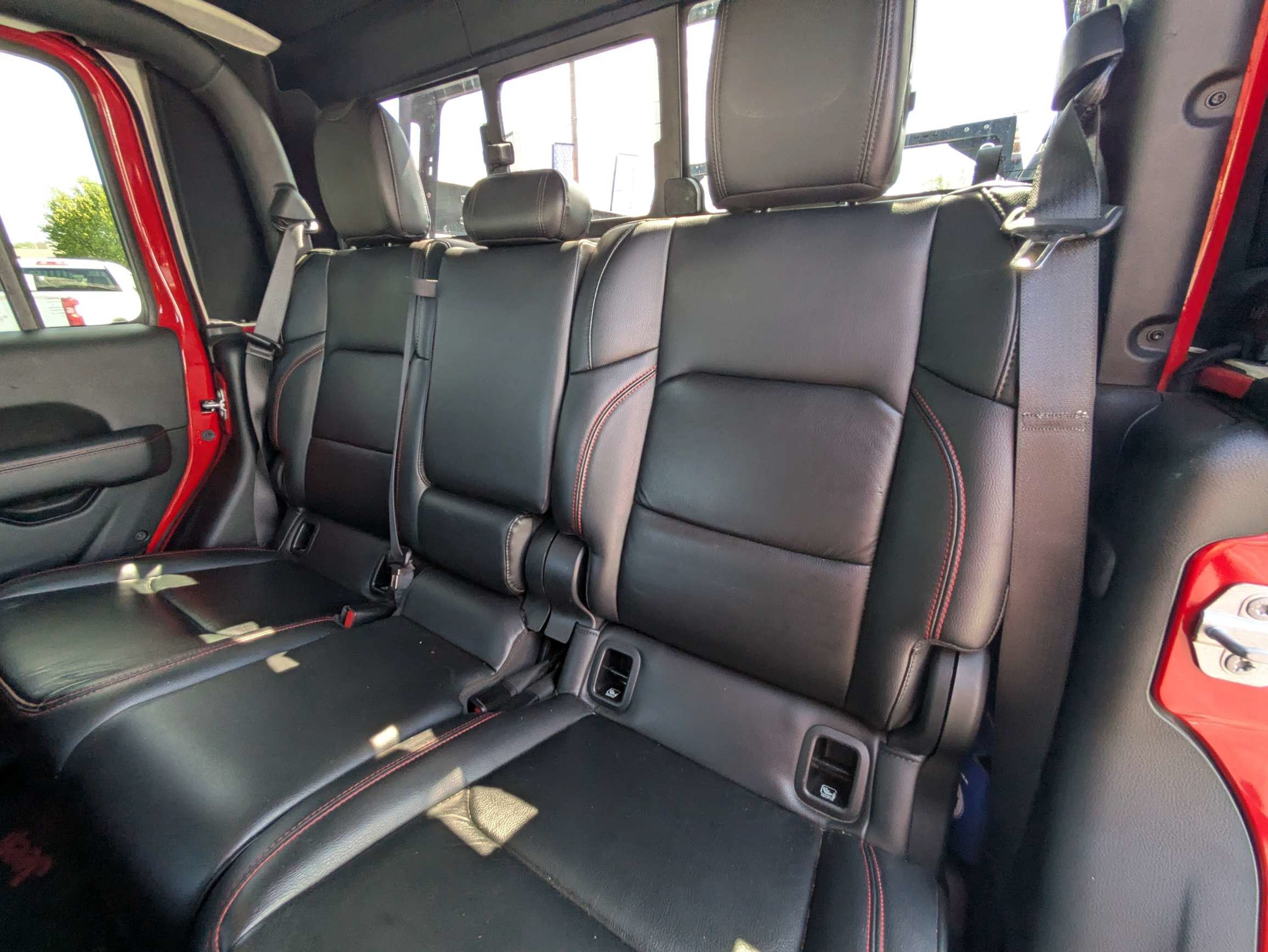 Used 2020 Jeep Gladiator Rubicon AWD/4WD image 10