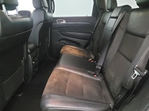 Used 2020 Jeep Grand Cherokee Altitude image 18