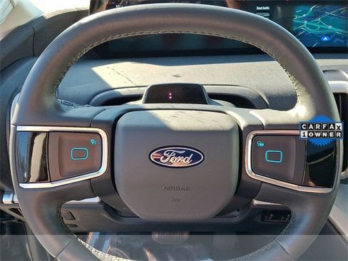 Used 2025 Ford Expedition Active image 19