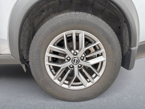 Used 2023 Nissan Rogue S AWD/4WD image 12