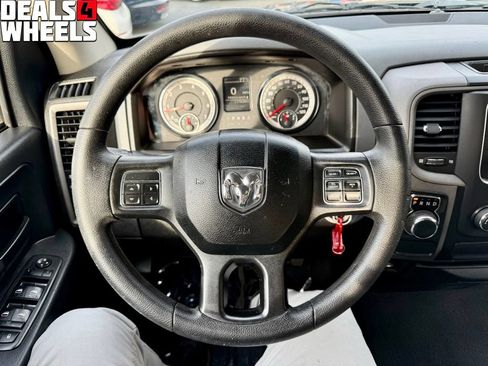 Used 2017 RAM 1500 Express RWD image 20