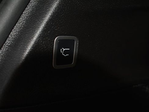 Used 2019 Chrysler Pacifica Touring-L Plus w/ Advanced Safetytec Group image 24