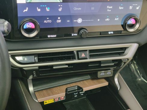 Certified 2024 Lexus RX 350 Premium w/ Accessory Package (Z1) image 25