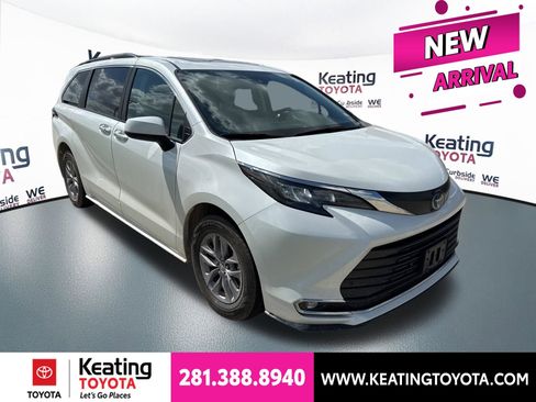 Used 2024 Toyota Sienna XLE FWD image 1