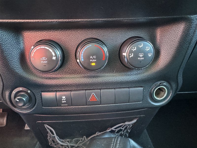 Used 2012 Jeep Wrangler Sport AWD/4WD image 18