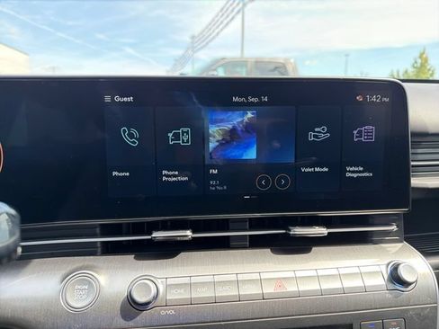 Used 2025 Hyundai Kona SEL AWD/4WD image 19