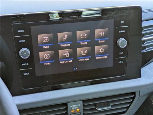 New 2025 Volkswagen Jetta SE FWD image 12