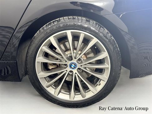 Certified 2023 BMW 530e xDrive w/ Premium Package image 33