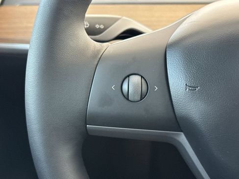 Used 2023 Tesla Model Y Performance AWD/4WD image 28