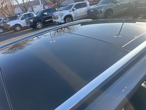 Used 2020 Lincoln Corsair Reserve w/ Equipment Group 202A image 14